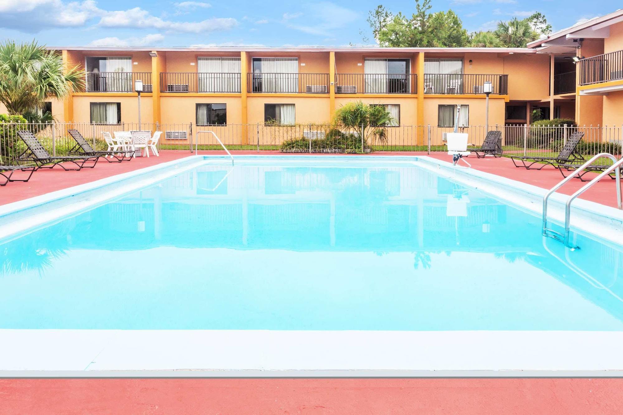 Days Inn Perry Exterior photo